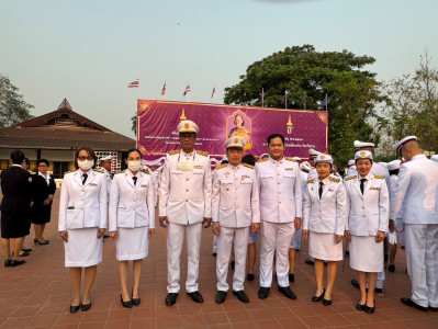 ร่วมพิธีเจริญพระพุทธมนต์ ทำบุญตักบาตร และวางพานพุ่ม ... พารามิเตอร์รูปภาพ 1