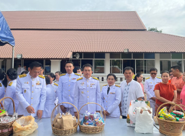 พิธีเจริญพระพุทธมนต์และทำบุญตักบาตรถวายพระราชกุศล ... พารามิเตอร์รูปภาพ 2