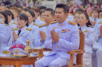 พิธีเจริญพระพุทธมนต์ ทำบุญตักบาตรถวายพระราชกุศล ... พารามิเตอร์รูปภาพ 1